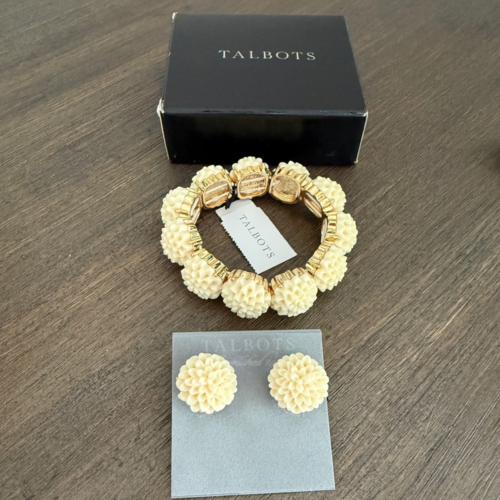 Gorgeous Jewelry Set - NEW!!